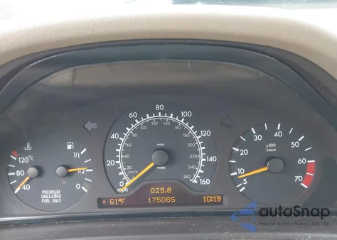 1998 Mercedes-Benz E 320 из США, поврежденный, VIN WDBJF65FXWA612579